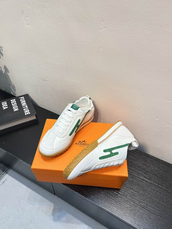 ☆エルメススニーカーコピー☆やわらかな素材が足に優しいHermès スリッポンスニーカー