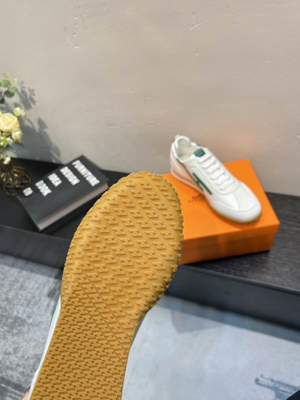 ☆エルメススニーカーコピー☆やわらかな素材が足に優しいHermès スリッポンスニーカー