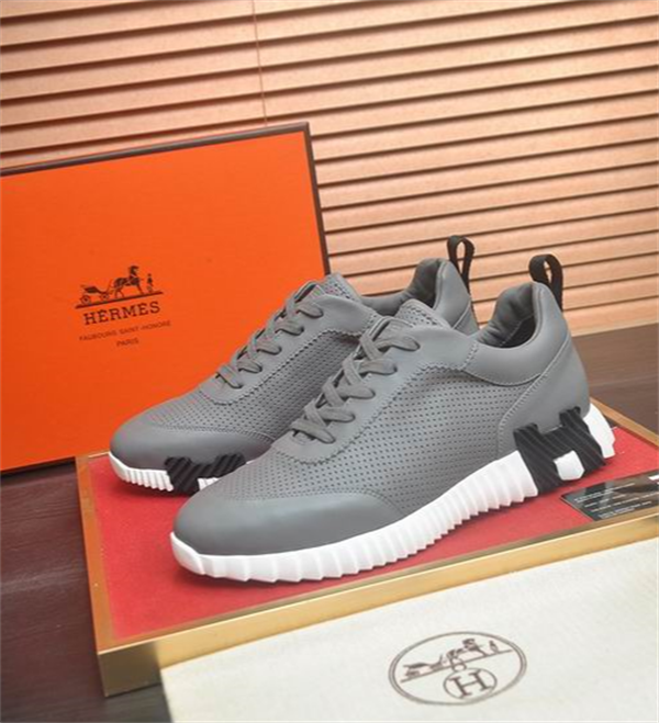 人気上昇中エルメススニーカーコピー☆Hermès 2026最新まるで裸足の