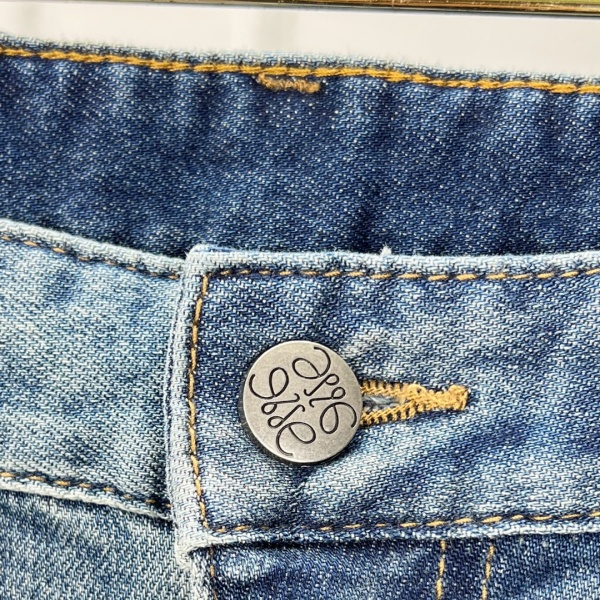 LOEWE コピー ロエベ コピー アナグラム刺繍 スリムストレート デニムパンツ ウォッシュ加工 コットンデニム 2026新作