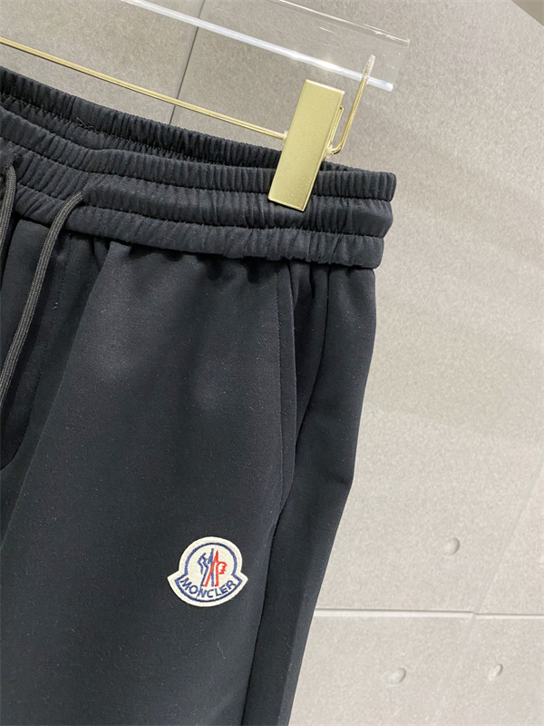 スポーティカジュアル 半袖トップス ハーフパンツ リラックスシルエット MONCLER モンクレール コピー セットアップ デイリー対応
