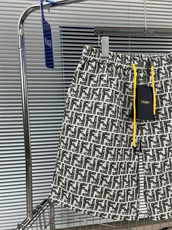 トレンドデザイン モードカジュアル 上質コレクション FENDI フェンディ コピー ハーフパンツ ユニセックス