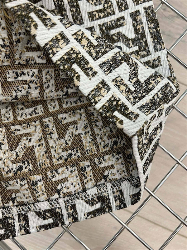トレンドデザイン モードカジュアル 上質コレクション FENDI フェンディ コピー ハーフパンツ ユニセックス