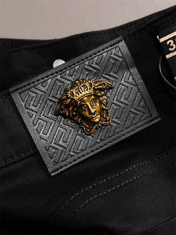 メデューサデザイン ラグジュアリースタイル 定番コレクション VERSACE ヴェルサーチ コピー デニムパンツ