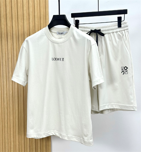 人気上昇中☆☆ロエベセットアップコピー loewe新作2026春夏メンズファッション逸品