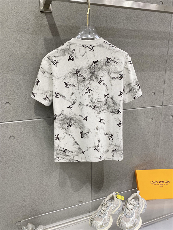 LOUIS VUITTON 2026ss☆☆ルイヴィトン上下着コピー 吸湿速乾 半袖スポーツTシャツ＆ショーツ セット ランニング 