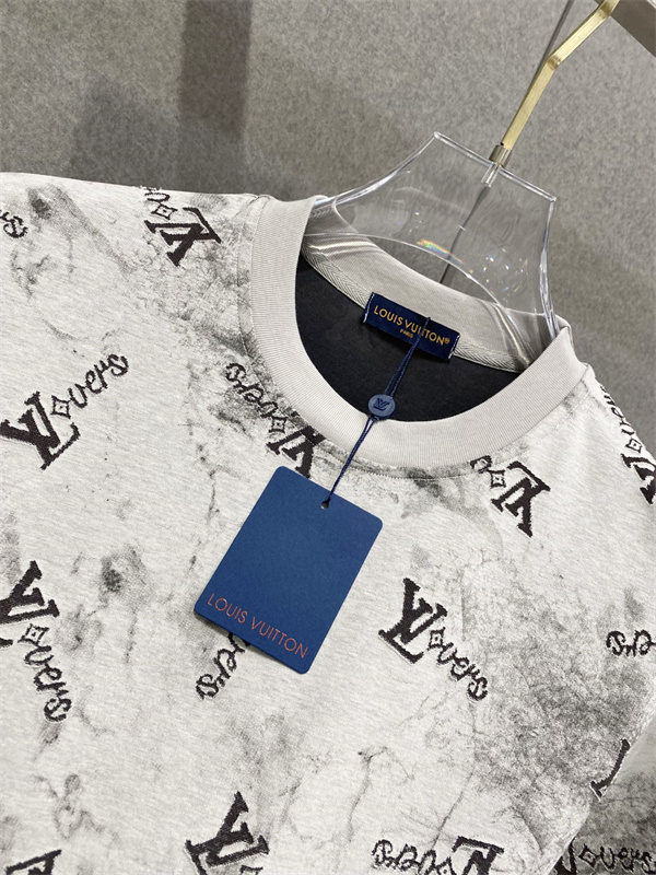 LOUIS VUITTON 2026ss☆☆ルイヴィトン上下着コピー 吸湿速乾 半袖スポーツTシャツ＆ショーツ セット ランニング 