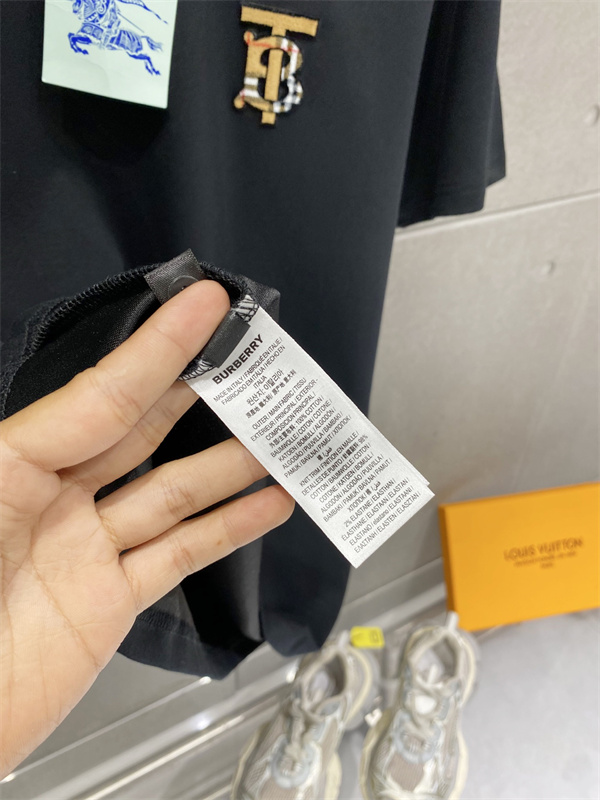 バーバリー上下着コピー BURBERRY 2026ss☆半袖Tシャツ＆デニム調ショーツ セット メンズ カジュアル ストリート
