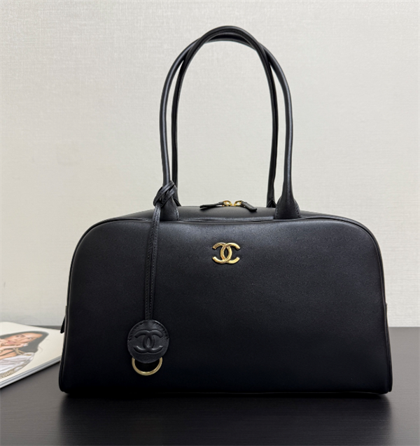実用性抜群CHANELシャネルショルダーバッグスーパーコピー26S ボウリングバッグおしゃれ