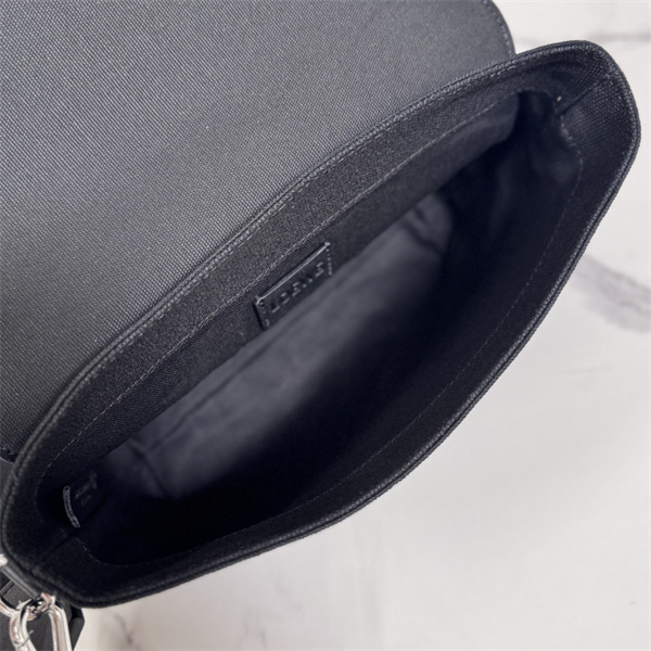 大容量LOEWE ロエベ メッセンジャーバッグコピー2026トレンド最新メンズショルダーバッグ