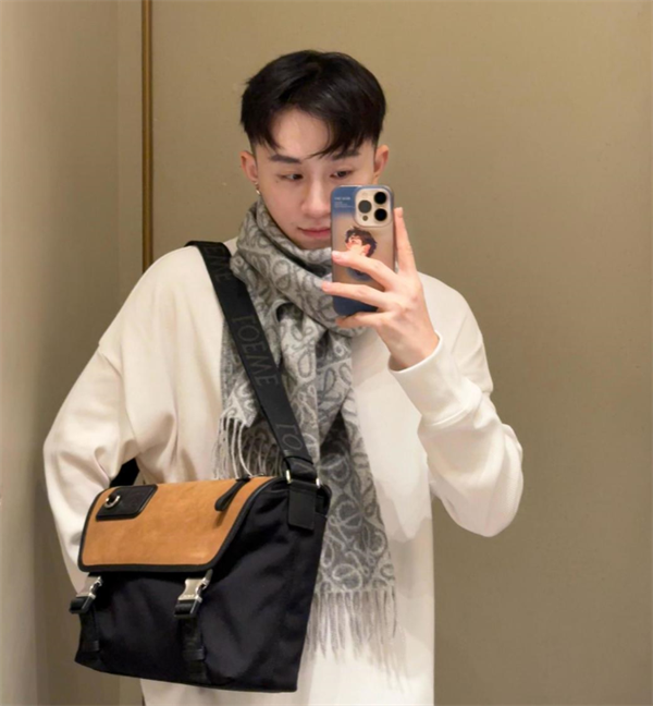 2026お洒落個性的上質LOEWE ロエベショルダーバッグコピー メッセンジャーバッグ