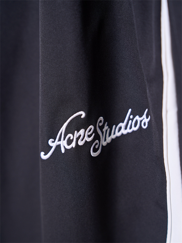 リラックスシルエット カジュアルテイスト デイリーウェア Acne Studios アクネストゥディオズ コピー ナイロンパンツ 快適仕様