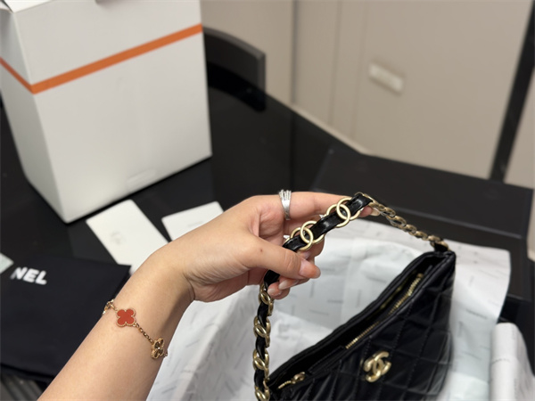 2026人気新作☆☆Chanel 22k hoboシャネルショルダーバッグスーパーコピー収納性抜群