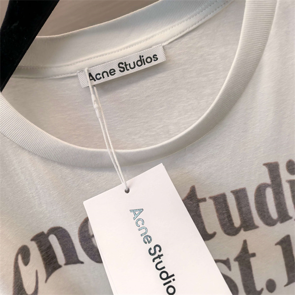 フロントロゴデザイン ヴィンテージ感 カジュアルコーデ向け Acne Studios アクネストゥディオズ コピー Tシャツ