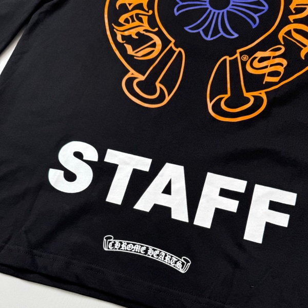 2026新作 Chrome Hearts N級品 クロムハーツ ロングTシャツ STAFFロゴ バックホースシュー プリント 長袖Tシャツ コットン 人気アイテム