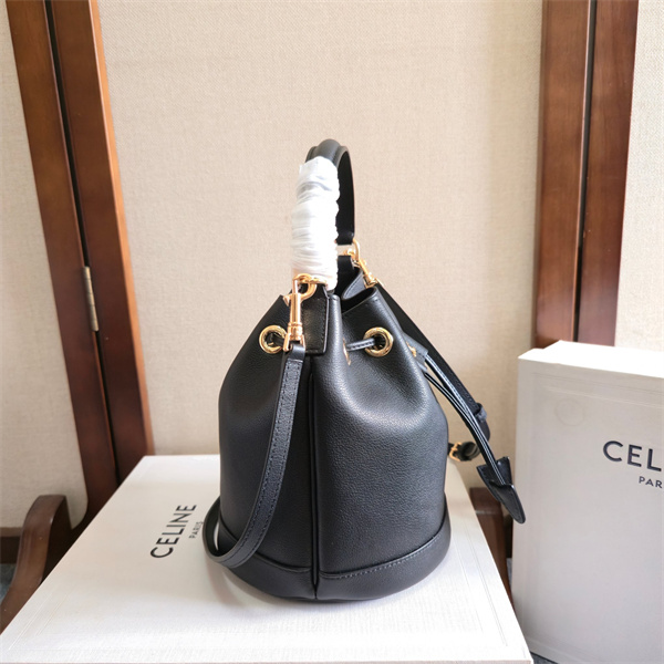 2026SS最新春夏セリーヌショルダーバッグコピーCELINE収納性抜群使い勝手　16x19x16cm
