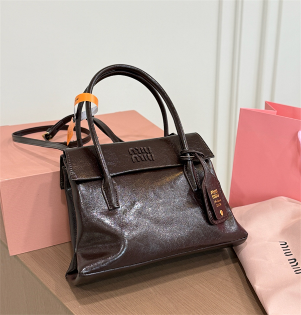 トレンド2026SS春夏MIUMIUハンドバッグレディースミュウミュウコピー大人気27*18cm