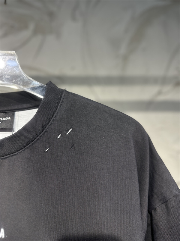 レイヤード裾 ロゴ刺繍 オーバーサイズ 2026新作 BALENCIAGA バレンシアガ コピー Tシャツ ストリート映え
