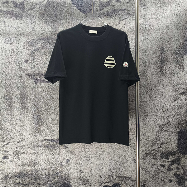 ストライプモチーフ 袖ワッペン クルーネック MONCLER モンクレール コピー 半袖Tシャツ 爽快カジュアル