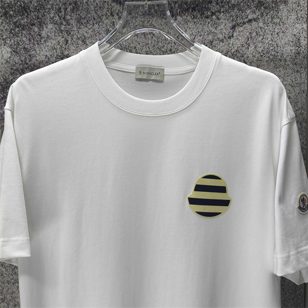 ストライプモチーフ 袖ワッペン クルーネック MONCLER モンクレール コピー 半袖Tシャツ 爽快カジュアル