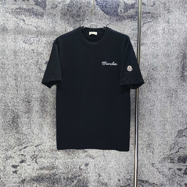 筆記体ロゴ 袖ワッペン クリーンデザイン MONCLER モンクレール コピー 半袖Tシャツ 上質カジュアル