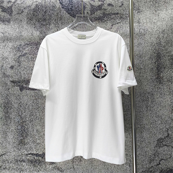 ロゴパッチ クリーンスタイル デイリー使い MONCLER モンクレール コピー 半袖Tシャツ センス漂う一着