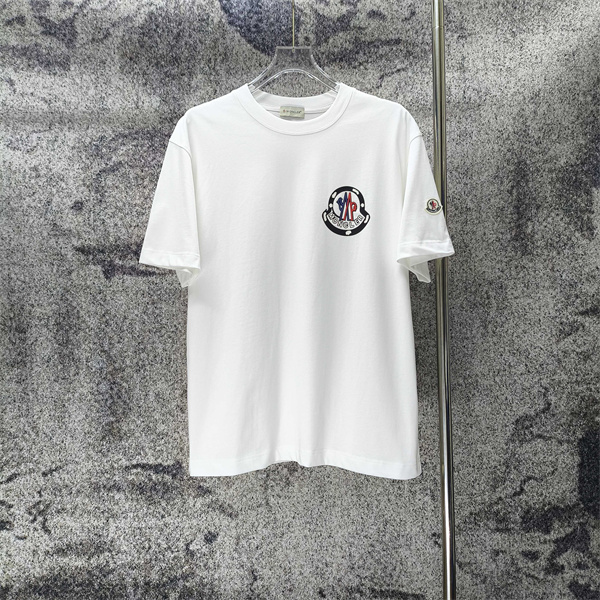 ロゴパッチ クリーンスタイル デイリー使い MONCLER モンクレール コピー 半袖Tシャツ センス漂う一着
