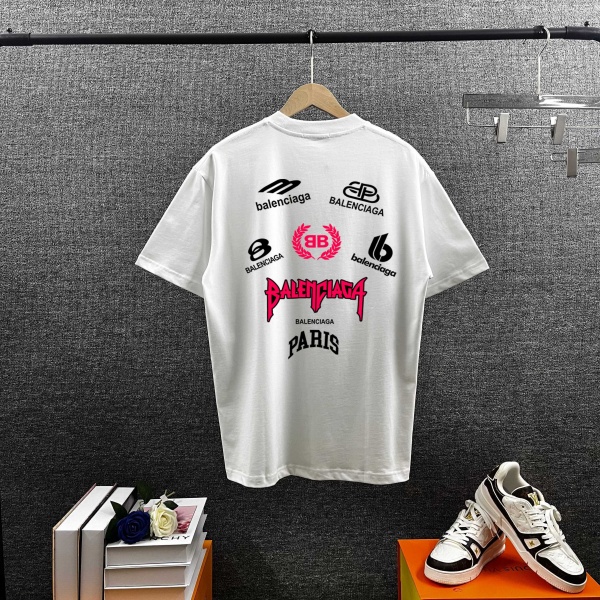 2026春夏新作BALENCIAGA コピー マルチロゴプリント半袖Tシャツホワイト個性派デザイン 