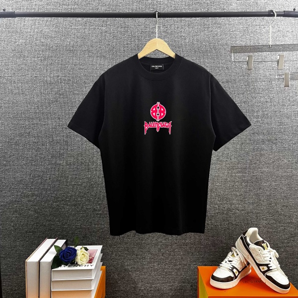 2026春夏新作BALENCIAGA コピー マルチロゴプリント半袖Tシャツホワイト個性派デザイン 