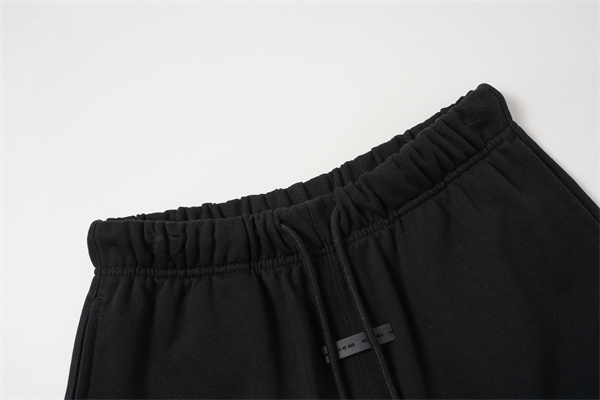 ナンバープリント イージーウエスト スポーティー系 ESSENTIALS エッセンシャルズ コピー ハーフパンツ
