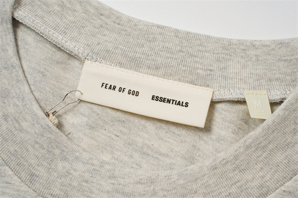 ビッグプリント レタリングデザイン 旬スタイル ESSENTIALS エッセンシャルズ コピー 半袖Tシャツ カジュアル定番