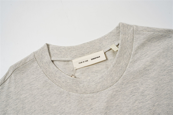 ビッグプリント レタリングデザイン 旬スタイル ESSENTIALS エッセンシャルズ コピー 半袖Tシャツ カジュアル定番