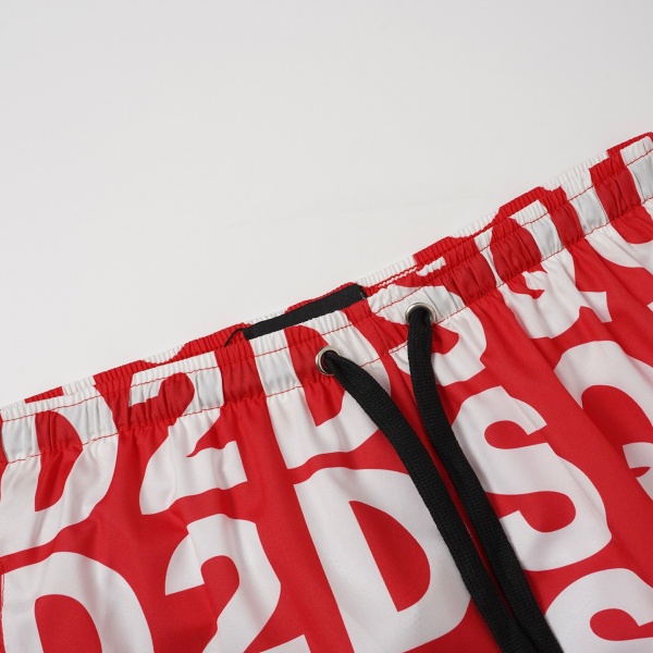 ホワイトタイポグラフィ総柄レッドスイムショーツ ディースクエアード 激安 メッシュ裏地 DSQUARED2メープルパッチ短パン