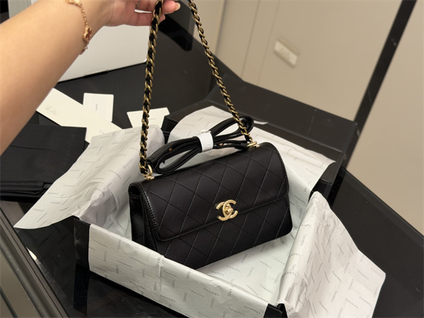 大人気♥新品CHANELシャネルショルダーバッグスーパーコピーおしゃれコーディネート
