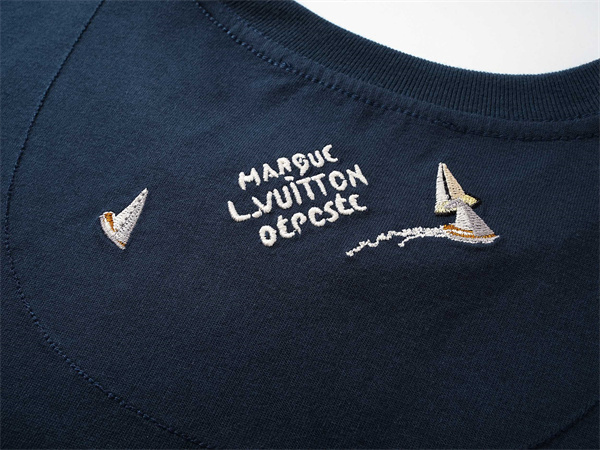 グラフィックデザイン フロントモチーフ 旬コーデ LOUIS VUITTON ルイヴィトン コピー 半袖Tシャツ ファッションアイテム