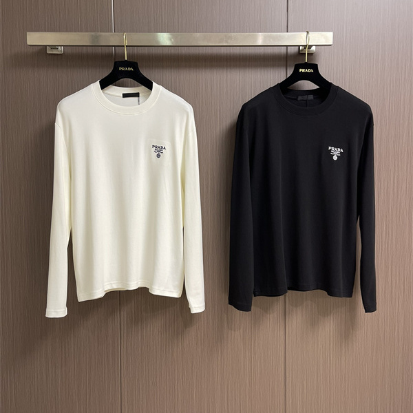 フロントロゴ スタンダードフォルム 着回しアイテム PRADA プラダ コピー ロングスリーブTシャツ 2026新作