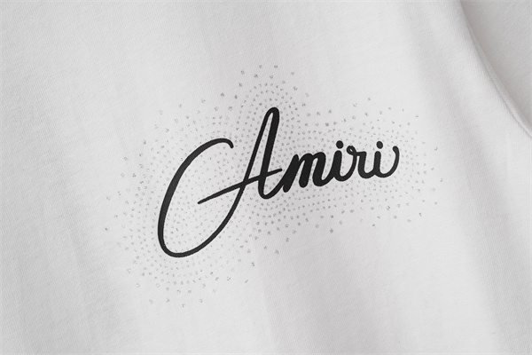 ロゴグラフィック スクリプトデザイン ミニマルスタイル コーデ映え AMIRI アミリ コピー 半袖Tシャツ