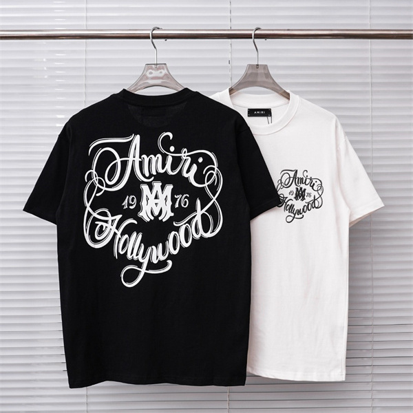 アートタイポ 大判プリント 2026新作 海外トレンド AMIRI アミリ コピー 半袖Tシャツ 主役級アイテム 人気モデル