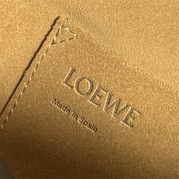 高品質☆☆LOEWE Puzzle ロエベショルダーバッグコピー2026人気ランキング上品定番