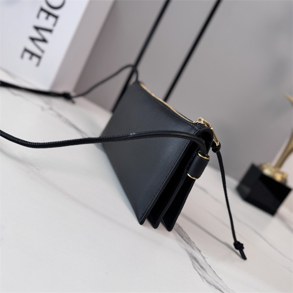 個性的☆☆LOEWE Joya ロエベクラッチバッグコピー2026最新オシャレショルダー付き