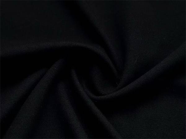 メタルプレート 胸元アクセント ベーシックシルエット DOLCE & GABBANA ドルチェ＆ガッバーナ コピー 半袖Tシャツ デイリーファッション