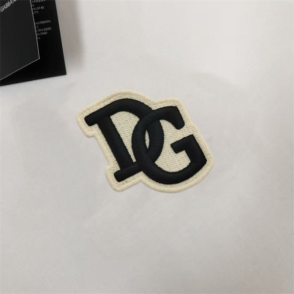 エンブレムモチーフ コンパクトフォルム カジュアルファッション DOLCE & GABBANA ドルチェ＆ガッバーナ コピー 半袖Tシャツ 話題ライン