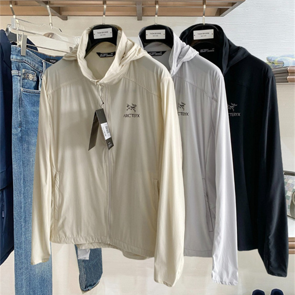 コンパクトシルエット ロゴアクセント トレイルスタイル ARC'TERYX アークテリクス コピー ウインドジャケット 機能系ウェア