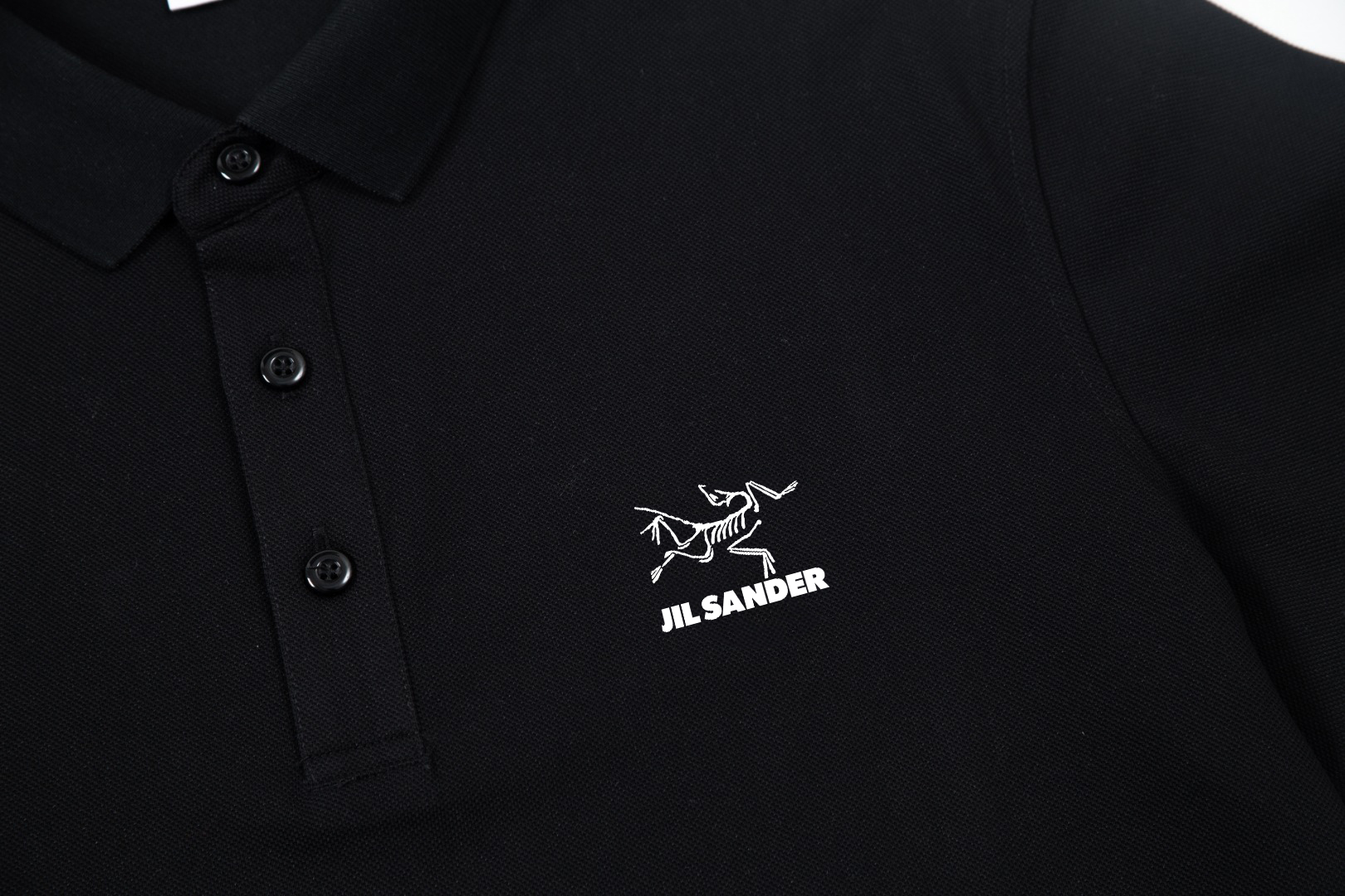 ワンポイントロゴ ミニマルデザイン レギュラーフィット 都会派カジュアル ARC'TERYX アークテリクス コピー ポロシャツ 2026人気
