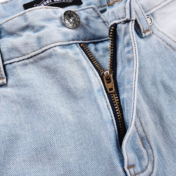 クロスパッチとクラッシュ加工が映える定番人気デニムショートパンツ Chrome Hearts ウォッシュ仕上げ クロムハーツ