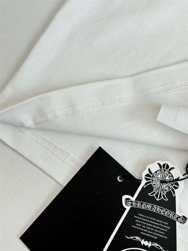 フローラルパッチ 存在感 人気アイテム CHROME HEARTS クロムハーツ コピー 半袖Tシャツ トレンド感