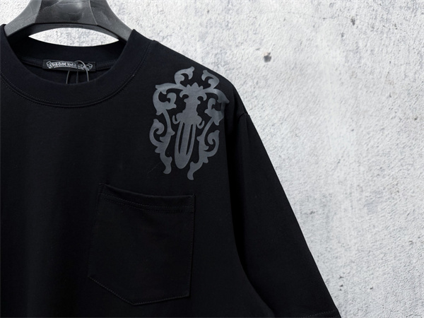 アイコンモチーフ 胸元アクセント シンプルライン CHROME HEARTS クロムハーツ コピー 半袖Tシャツ 愛用者多数