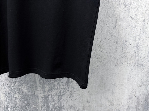 アイコンモチーフ 胸元アクセント シンプルライン CHROME HEARTS クロムハーツ コピー 半袖Tシャツ 愛用者多数