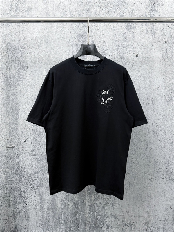 クロスグラフィック ワンポイントデザイン 着回し力 CHROME HEARTS クロムハーツ コピー 半袖Tシャツ トレンド感