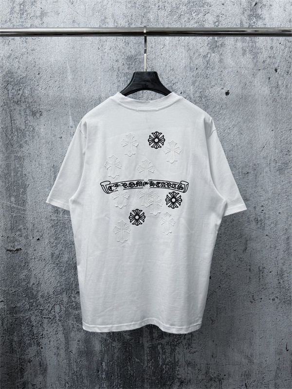 クロスグラフィック ワンポイントデザイン 着回し力 CHROME HEARTS クロムハーツ コピー 半袖Tシャツ トレンド感